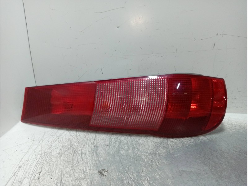 Recambio de piloto trasero izquierdo para fiat punto berlina (176) 1.1 referencia OEM IAM 7730723  