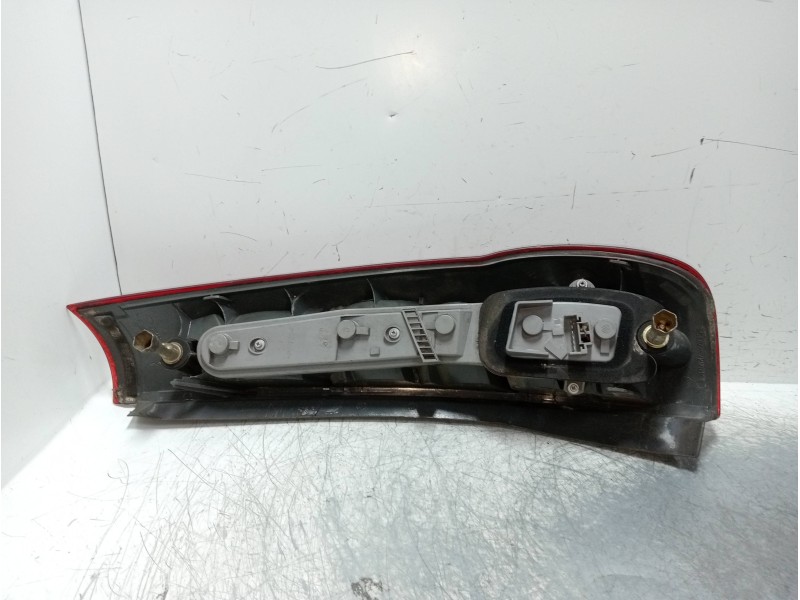 Recambio de piloto trasero izquierdo para fiat punto berlina (176) 1.1 referencia OEM IAM 7730723  