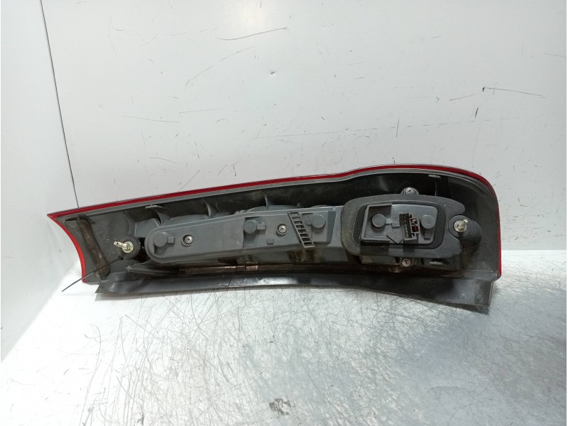 Recambio de piloto trasero izquierdo para fiat punto berl. (176) 55 s referencia OEM IAM 7730723  
