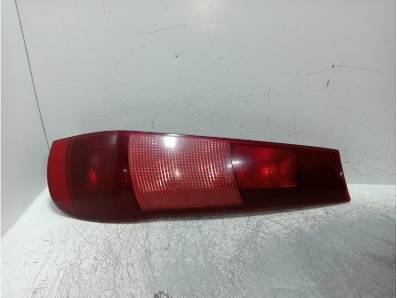 Recambio de piloto trasero derecho para fiat punto berl. (176) 60 sx referencia OEM IAM   