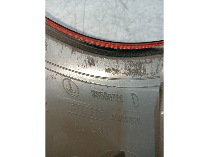 Recambio de piloto trasero derecho para fiat punto berlina (176) td 60 s referencia OEM IAM 36500748  