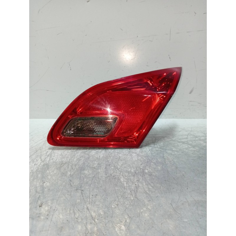 Recambio de piloto trasero derecho interior para opel astra j lim. 1.6 16v cat referencia OEM IAM   