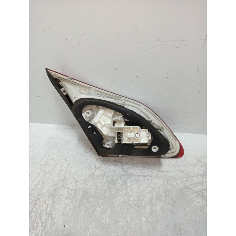 Recambio de piloto trasero derecho interior para opel astra j lim. 1.6 16v cat referencia OEM IAM   
