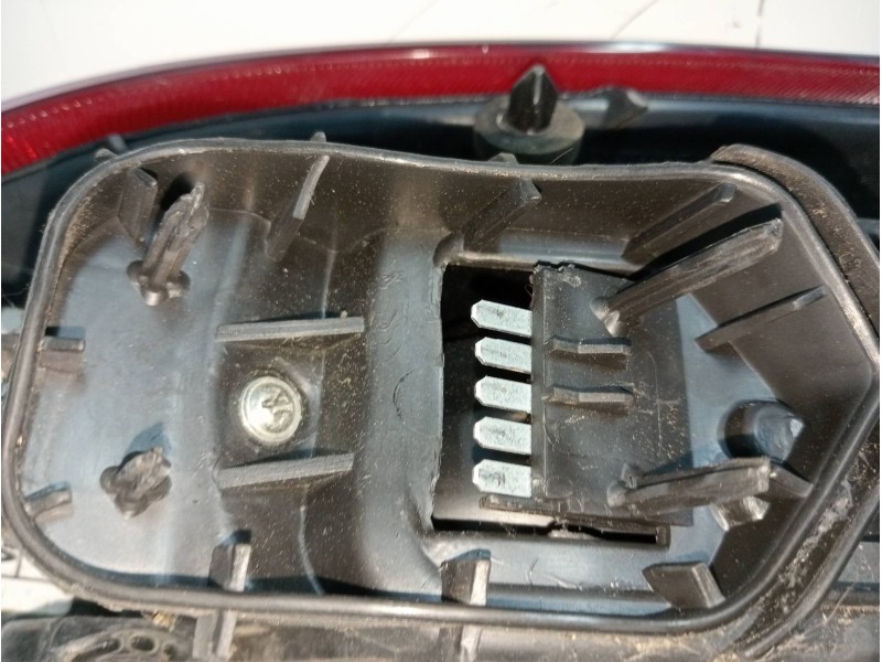 Recambio de piloto trasero derecho para opel corsa c comfort referencia OEM IAM 893021581  