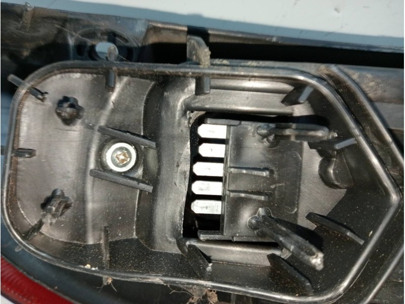 Recambio de piloto trasero izquierdo para opel corsa c club referencia OEM IAM 89302171  