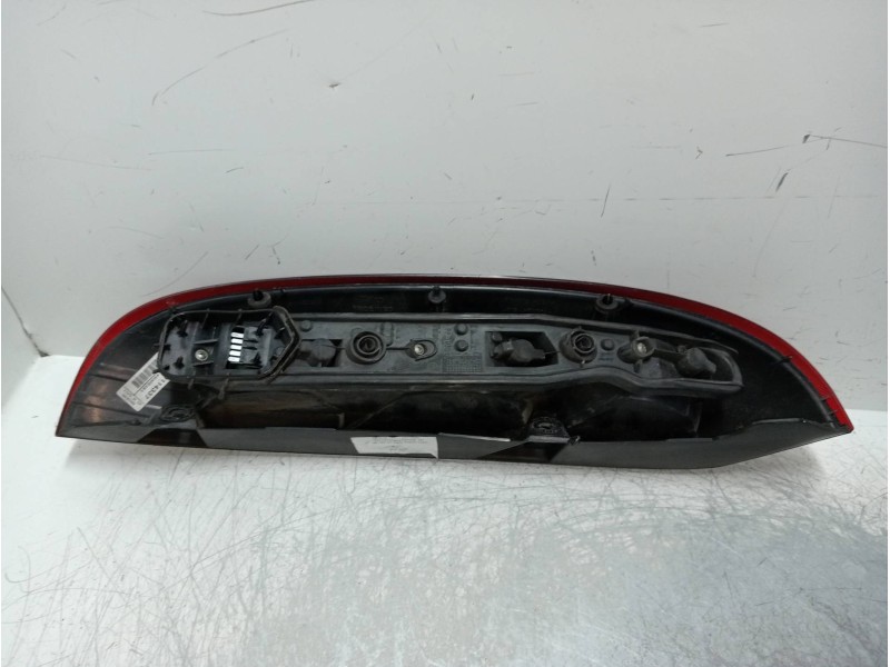 Recambio de piloto trasero derecho para opel corsa c blue line referencia OEM IAM 89302181  