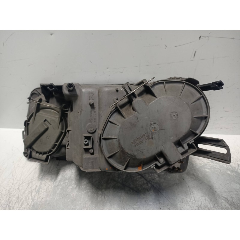 Recambio de faro derecho para mercedes clase s (w126) berlina+coupe 5.6 v8 cat referencia OEM IAM   