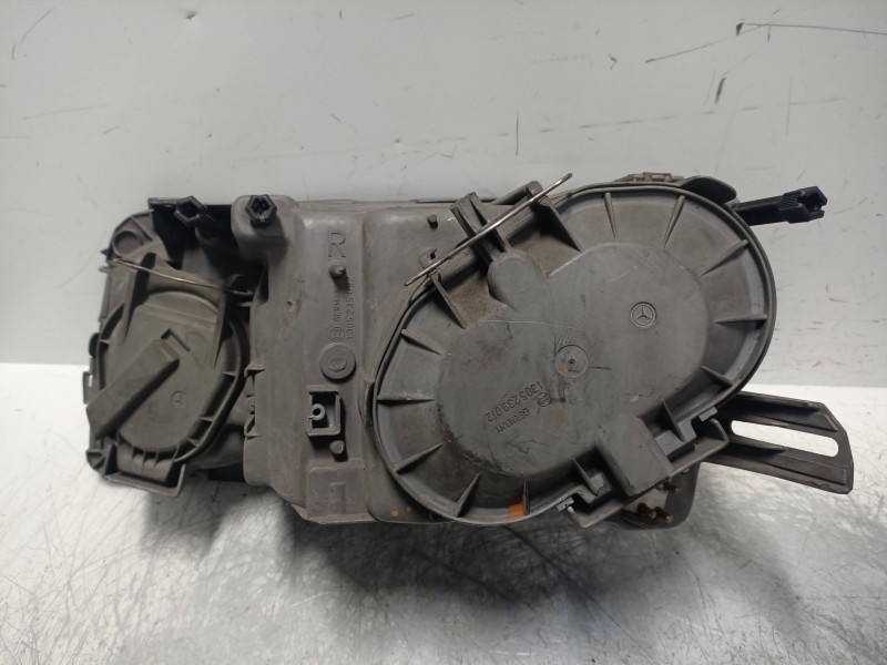 Recambio de faro derecho para mercedes clase s (w126) berlina+coupe 5.6 v8 cat referencia OEM IAM   