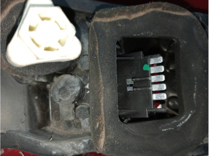 Recambio de piloto trasero derecho para opel corsa d expression referencia OEM IAM 13186351 89038961A 