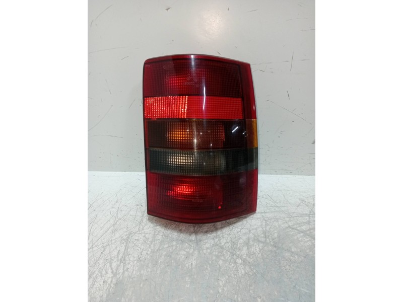 Recambio de piloto trasero derecho para opel omega 2.4 referencia OEM IAM   