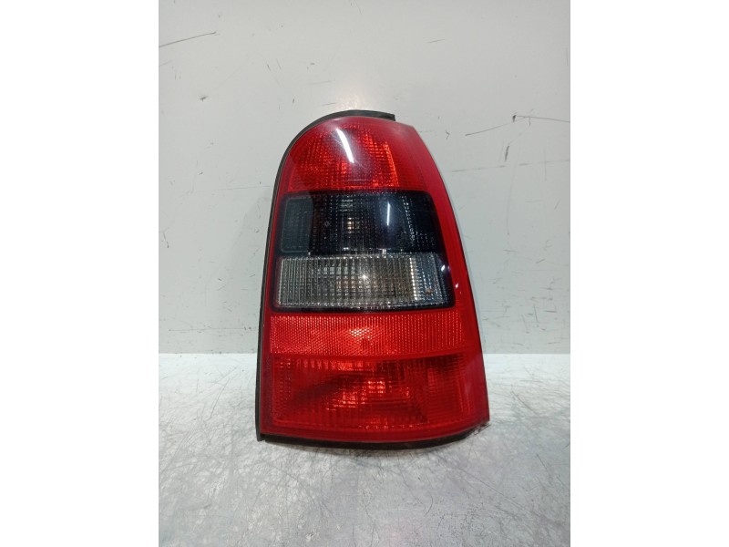 Recambio de piloto trasero derecho para opel vectra b caravan 2.0 dti referencia OEM IAM   