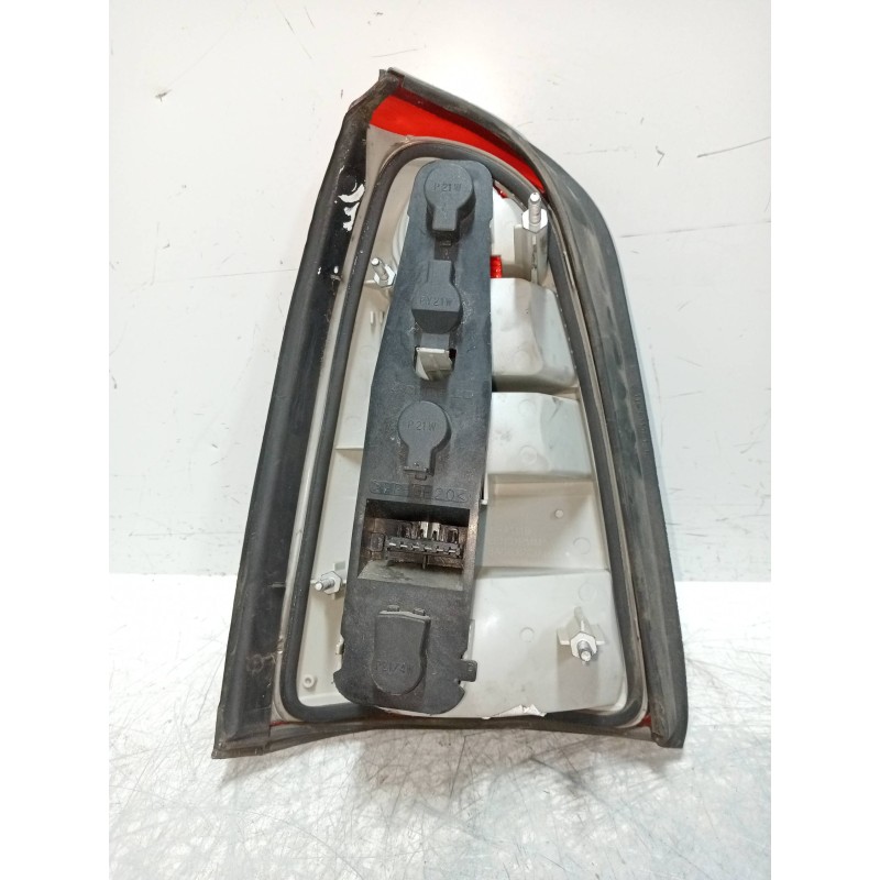 Recambio de piloto trasero derecho para opel vectra b caravan 2.0 dti referencia OEM IAM   