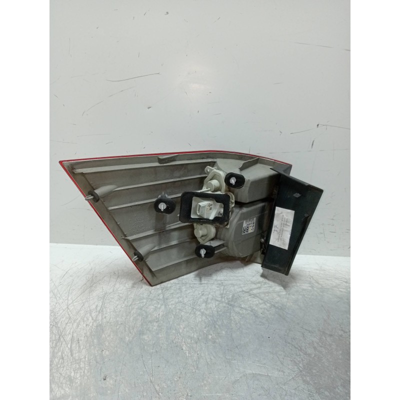 Recambio de piloto trasero izquierdo para opel vectra c caravan 1.9 16v cdti cat (z 19 dth / lrd) referencia OEM IAM 24469461  