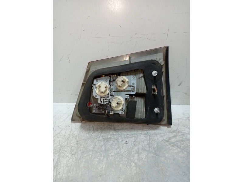 Recambio de piloto trasero izquierdo interior para opel vectra c caravan elegance referencia OEM IAM 24469463  