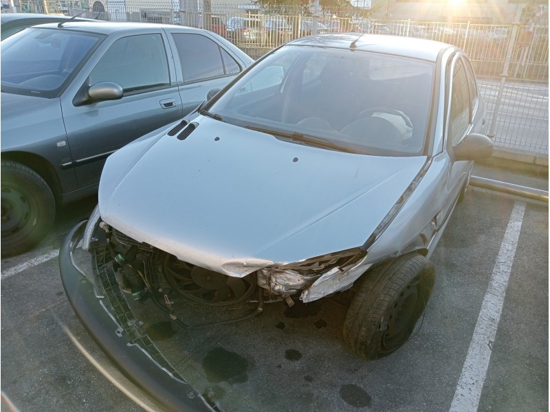 peugeot 206 berlina del año 2002