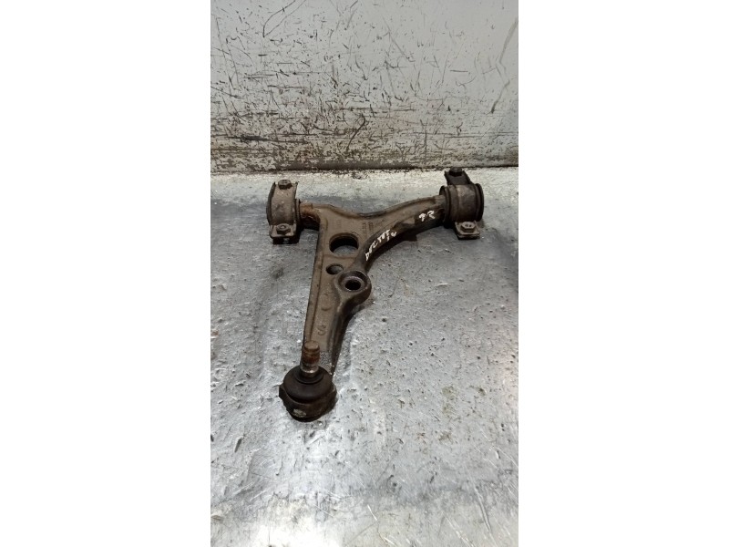 Recambio de brazo suspension inferior delantero izquierdo para lancia delta 1.4 cat referencia OEM IAM   