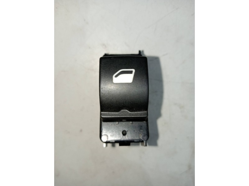 Recambio de mando elevalunas delantero derecho para peugeot 308 style referencia OEM IAM 96762292ZD 16202 5P