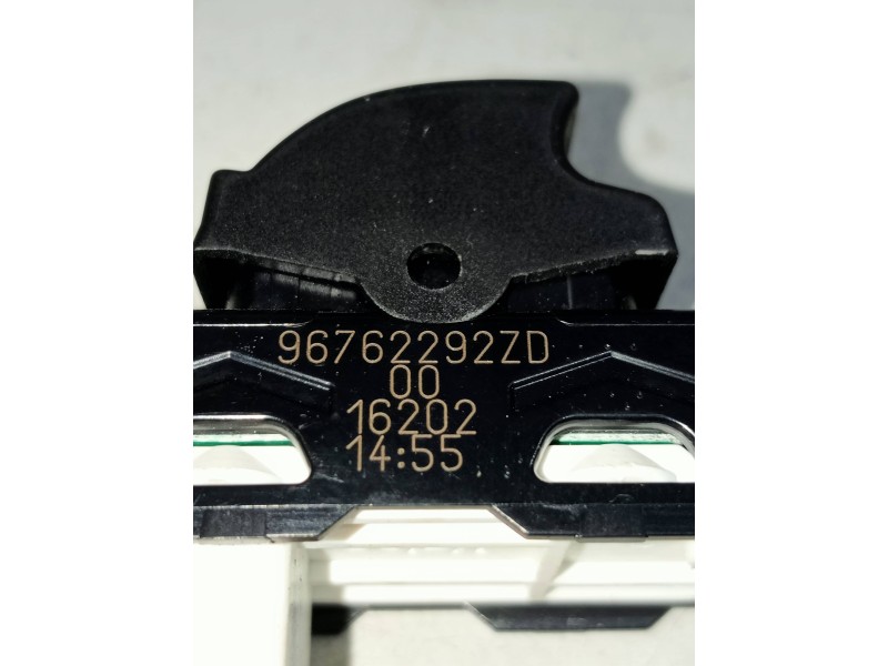 Recambio de mando elevalunas delantero derecho para peugeot 308 style referencia OEM IAM 96762292ZD 16202 5P
