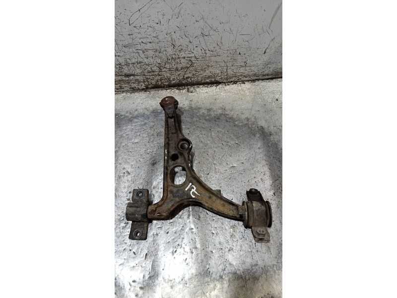 Recambio de brazo suspension inferior delantero izquierdo para lancia delta 1.4 cat referencia OEM IAM   