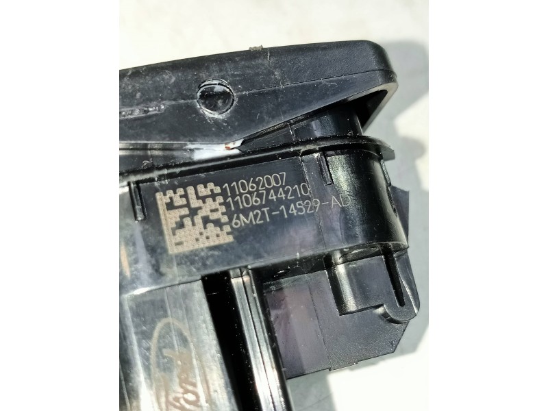 Recambio de mando elevalunas delantero derecho para ford mondeo ber. (ca2) ghia referencia OEM IAM 6M2T14529AD 11062007 11067442