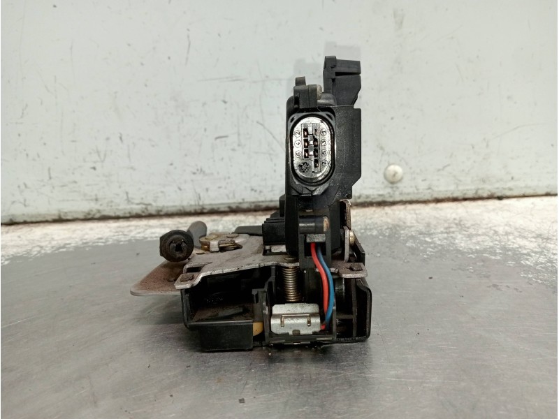 Recambio de motor cierre centralizado delantero derecho para audi a4 avant (8e) 1.9 tdi quattro (96kw) referencia OEM IAM 8E1837