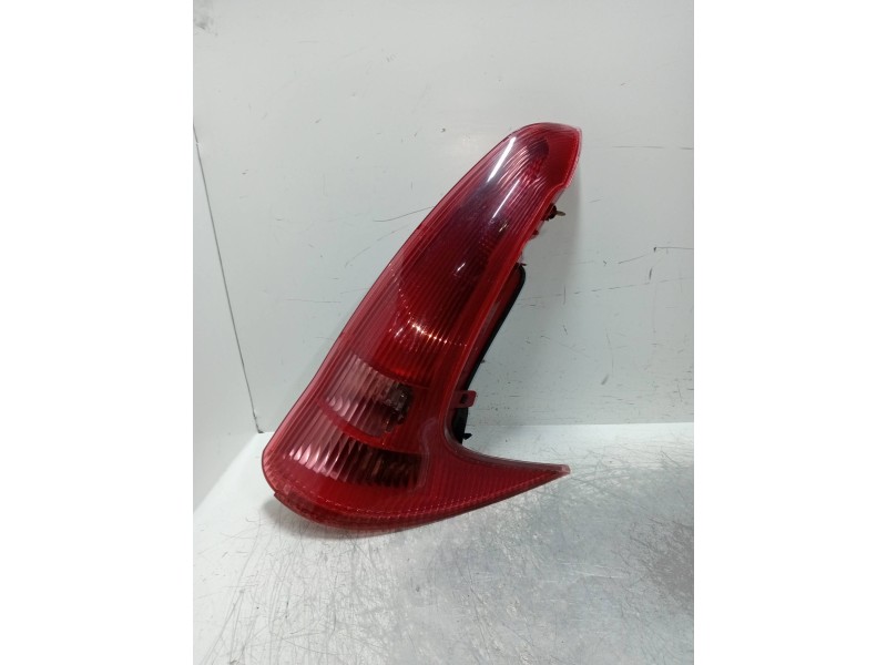 Recambio de piloto trasero derecho para peugeot 206 sw xs clim referencia OEM IAM   