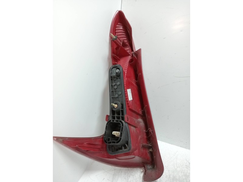 Recambio de piloto trasero derecho para peugeot 206 sw xs clim referencia OEM IAM   