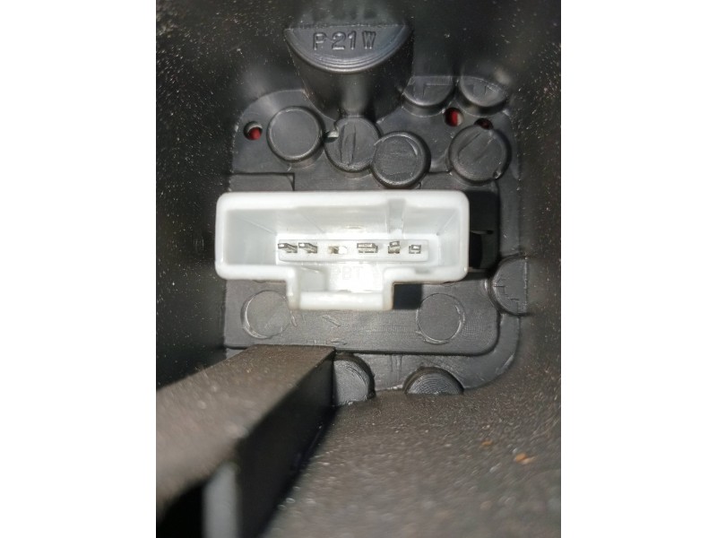 Recambio de piloto trasero derecho para peugeot 206 sw xs clim referencia OEM IAM   