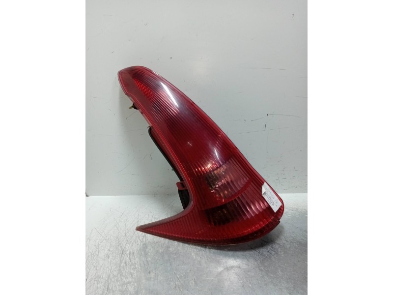 Recambio de piloto trasero izquierdo para peugeot 206 sw x-line referencia OEM IAM   