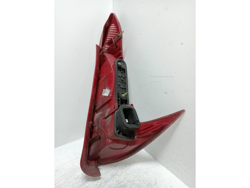 Recambio de piloto trasero izquierdo para peugeot 206 sw x-line referencia OEM IAM   