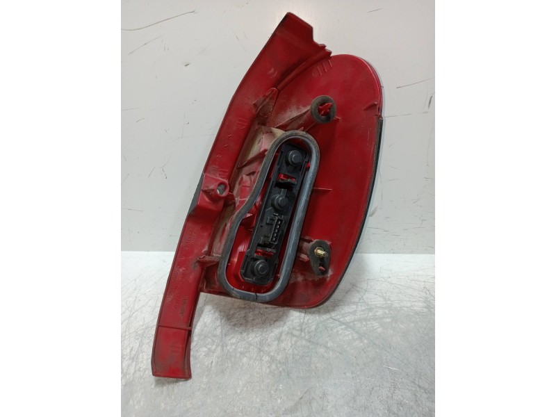 Recambio de piloto trasero izquierdo para peugeot 306 break 1.6 referencia OEM IAM   