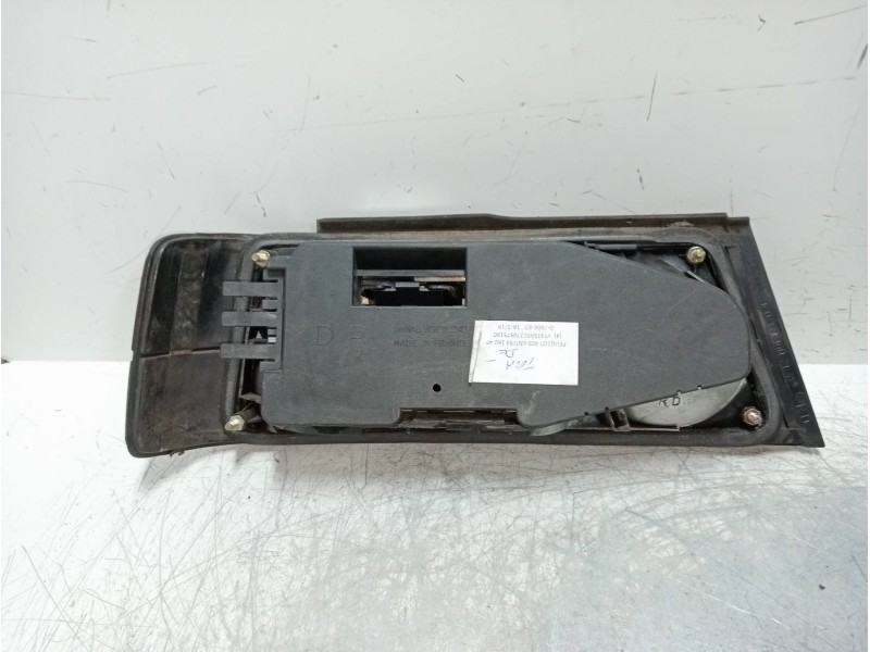 Recambio de piloto trasero derecho para peugeot 405 berlina style referencia OEM IAM   