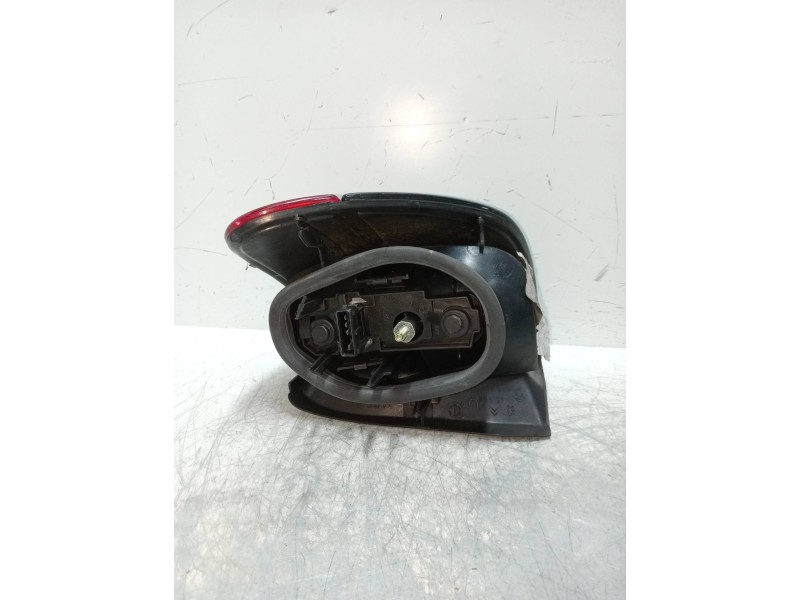 Recambio de piloto trasero izquierdo para peugeot 406 break (s1/s2) 2.0 hdi referencia OEM IAM   