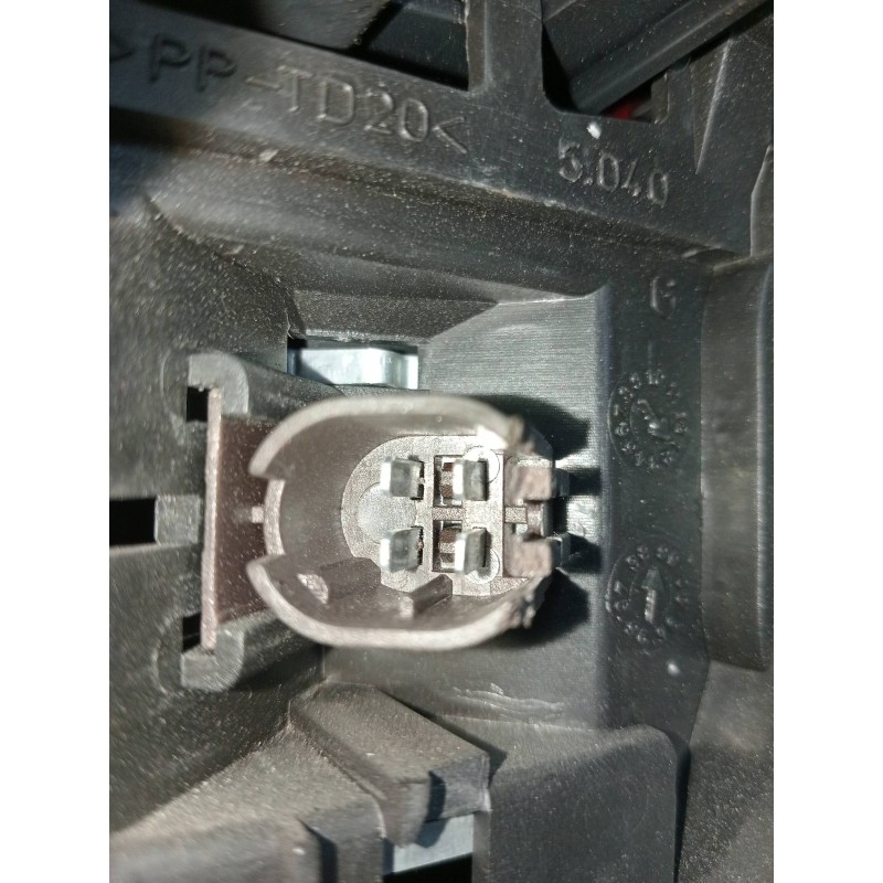 Recambio de piloto trasero izquierdo interior para peugeot 406 break (s1/s2) 2.0 hdi referencia OEM IAM   