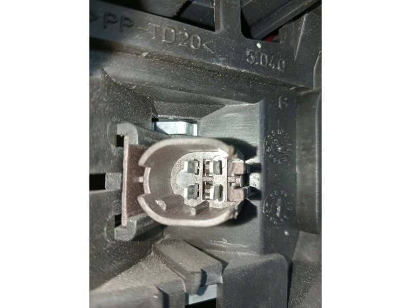 Recambio de piloto trasero izquierdo interior para peugeot 406 break (s1/s2) 2.0 hdi referencia OEM IAM   