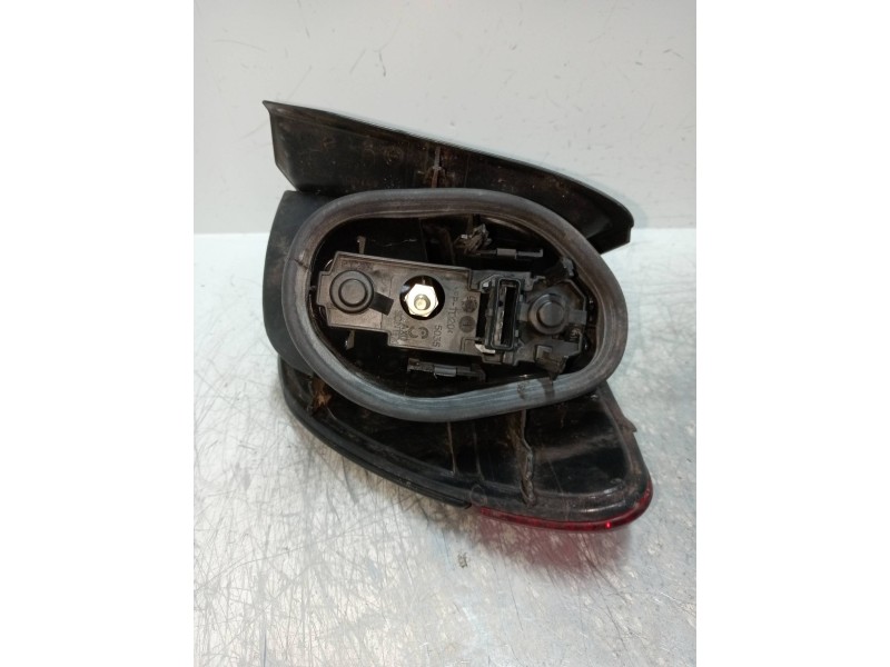 Recambio de piloto trasero izquierdo para peugeot 406 break (s1/s2) 2.0 hdi referencia OEM IAM   