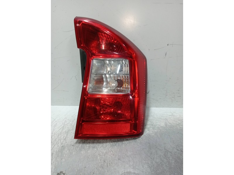 Recambio de piloto trasero derecho para kia carens (un) active referencia OEM IAM   