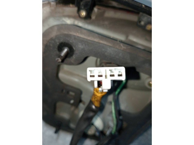 Recambio de piloto trasero derecho para kia carens 2.0 crdi lx monovolumen referencia OEM IAM   