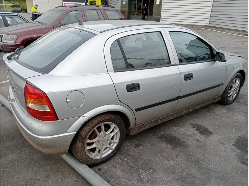opel astra g berlina del año 2001