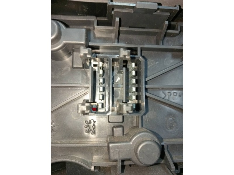 Recambio de piloto trasero izquierdo para peugeot 605 2.0 referencia OEM IAM   