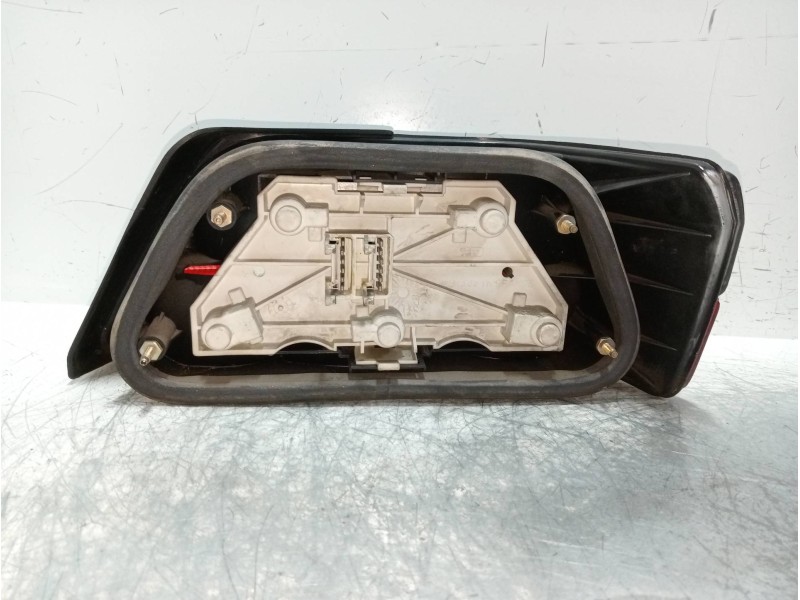 Recambio de piloto trasero izquierdo para peugeot 605 2.0 cat referencia OEM IAM   