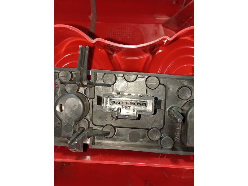 Recambio de piloto trasero izquierdo para peugeot 1007 sporty referencia OEM IAM   