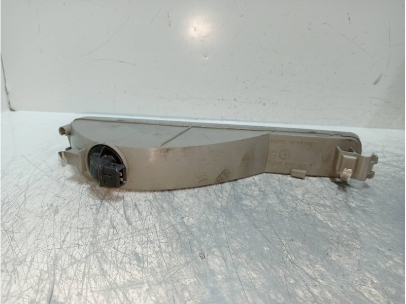 Recambio de piloto delantero izquierdo para peugeot 605 sli referencia OEM IAM 6751237  