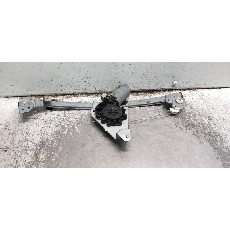 Recambio de elevalunas delantero derecho para citroen xantia berlina 1.9 td seduction referencia OEM IAM 400448A  5P