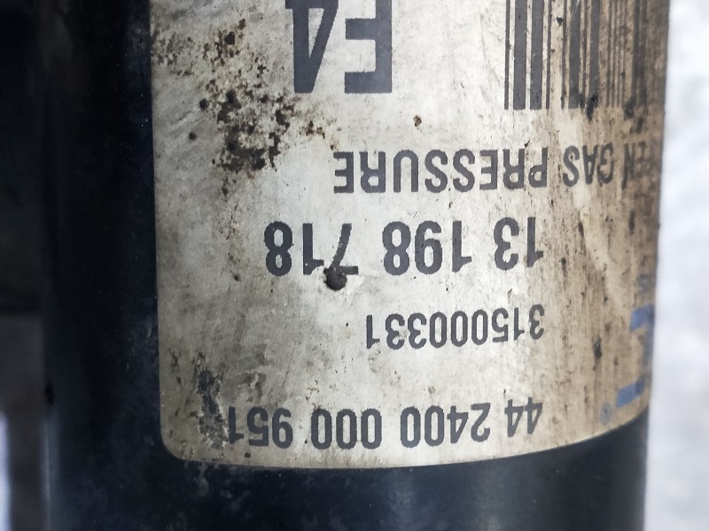 Recambio de amortiguador trasero derecho para opel zafira b 1.9 16v cdti cat (z 19 dth / lrd) referencia OEM IAM 13198718 442400