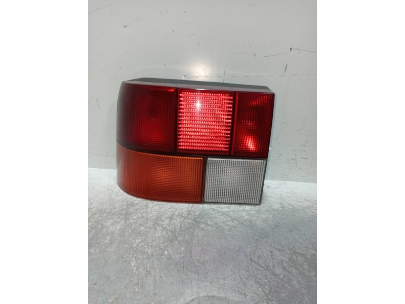 Recambio de piloto trasero izquierdo para renault 19 hatchback (b/c53) referencia OEM IAM   