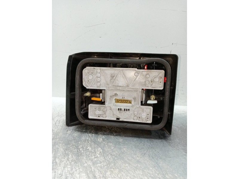 Recambio de piloto trasero derecho para renault 19 hatchback (b/c53) referencia OEM IAM   