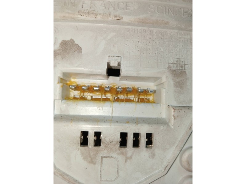 Recambio de piloto trasero derecho para renault 19 hatchback (b/c53) referencia OEM IAM   