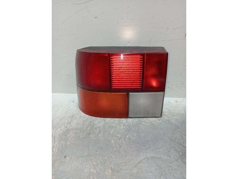 Recambio de piloto trasero izquierdo para renault 19 hatchback (b/c53) referencia OEM IAM    Recambio de piloto trasero izquierdo para renault 19 hatchback (b/c53) referencia OEM IAM