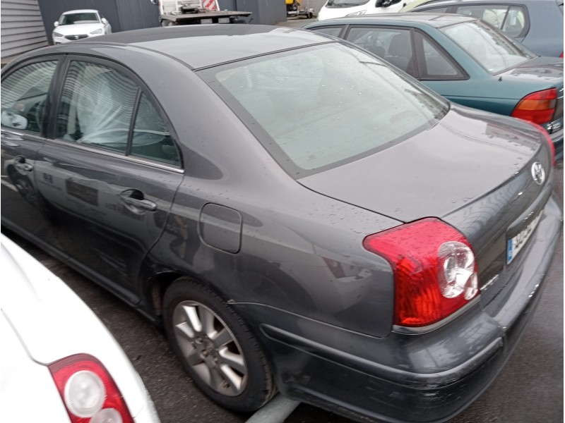 toyota avensis berlina (t25) del año 2007